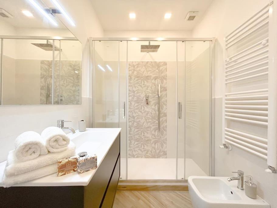 Lusso In Centro Storico - Wifi - Ac Apartman Savona Kültér fotó